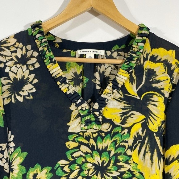 Banana Republic Ivy League Green Floral Print Blouse - Picture 8 of 16